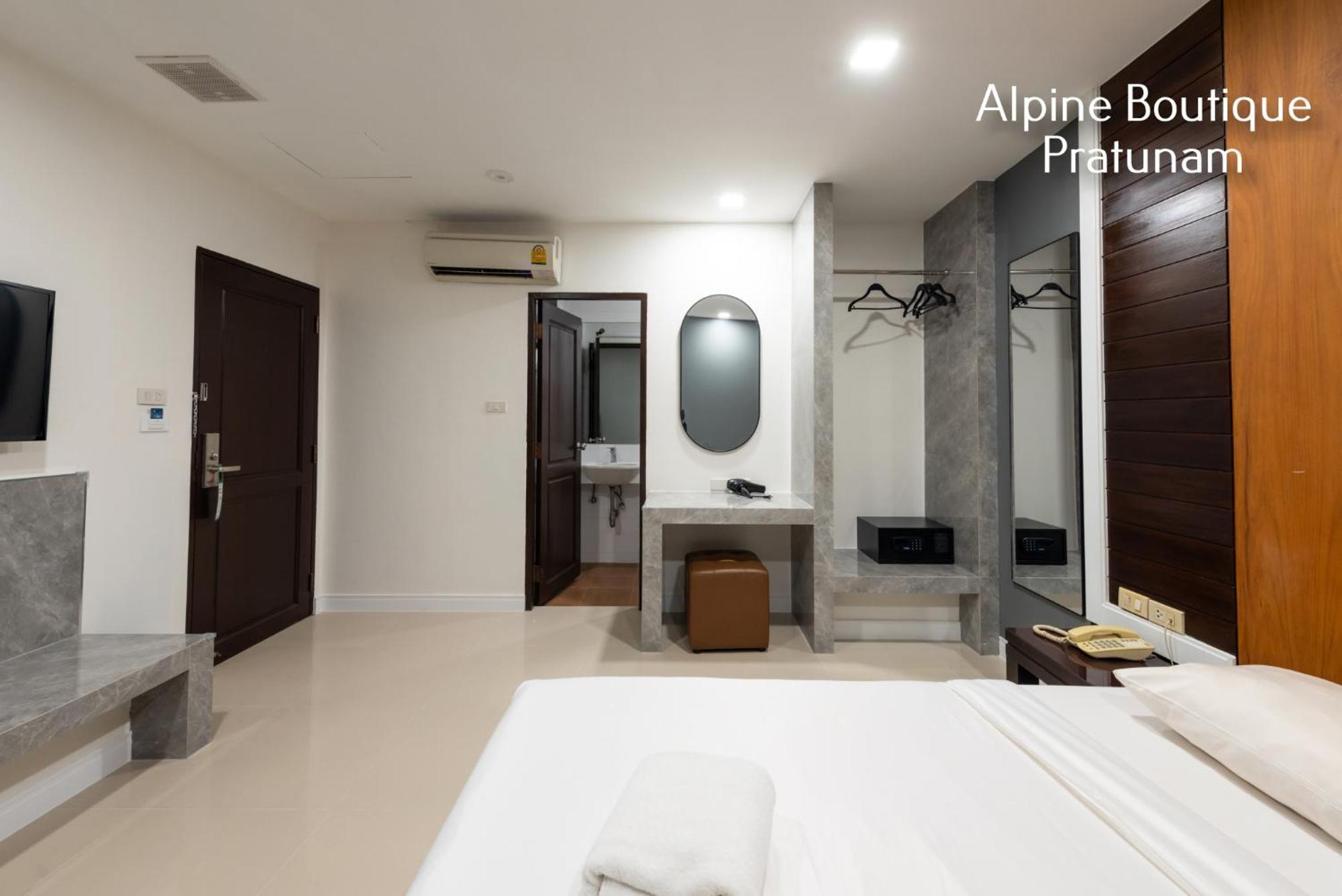 Alpine Boutique Pratunam Bangkok Exterior photo